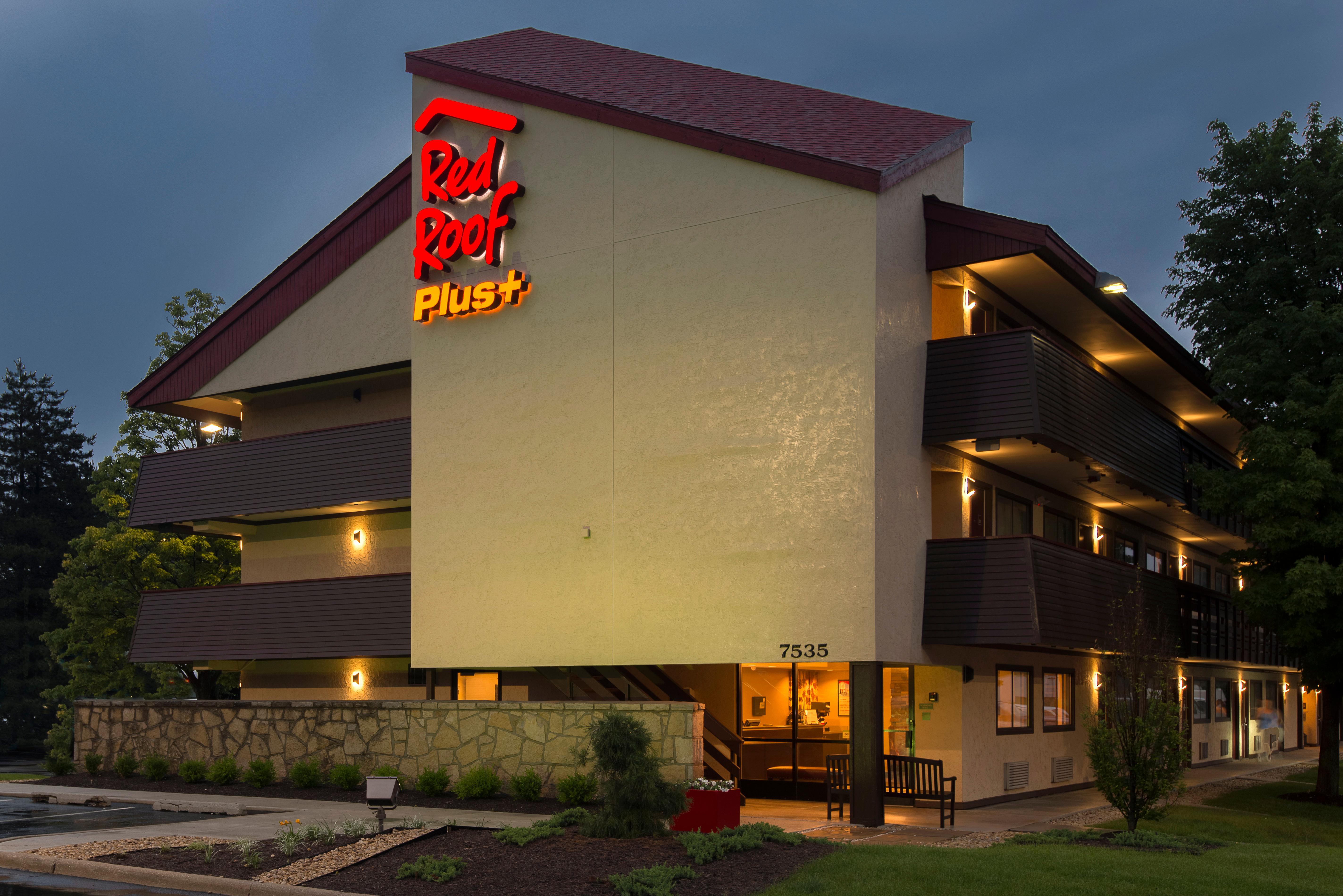 Red Roof Inn Plus+ Chicago - Уиллоубрук Экстерьер фото